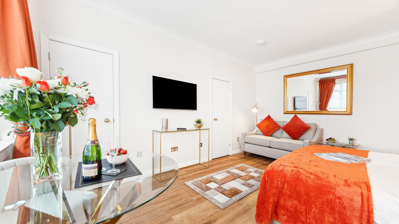 Studio Apartment 520 - sleeps 2 - Nell Gwynn Chelsea Accommodation