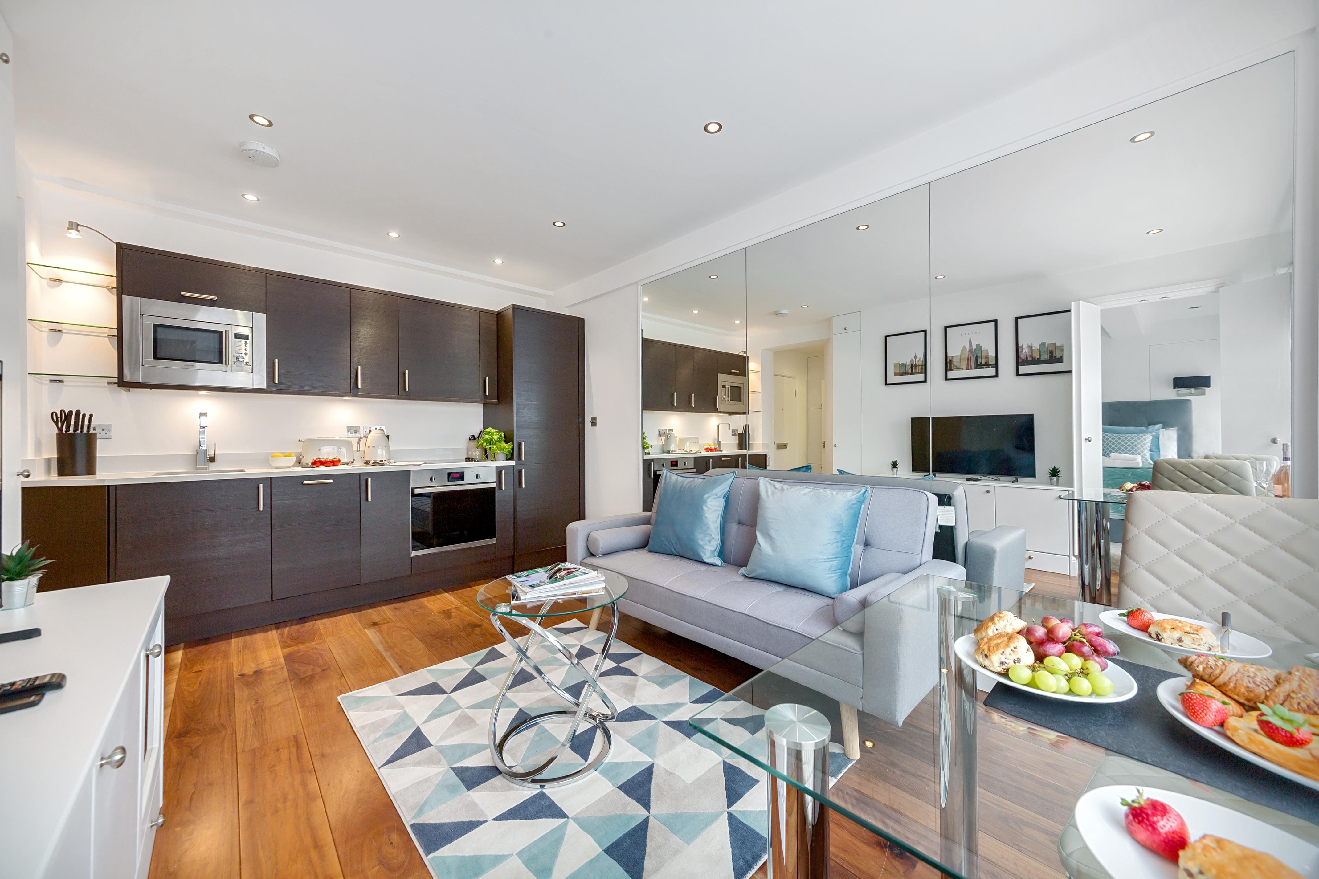 One Bedroom Apartment 728 - Sleeps 3