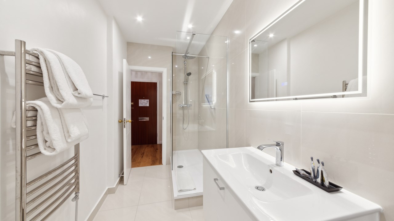 Studio Apartment 520 - sleeps 2 - Nell Gwynn Chelsea Accommodation