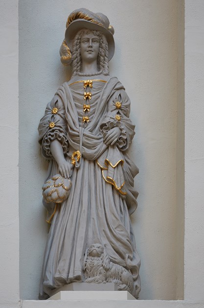 Special Arch Features Image 4 834X 1256Px