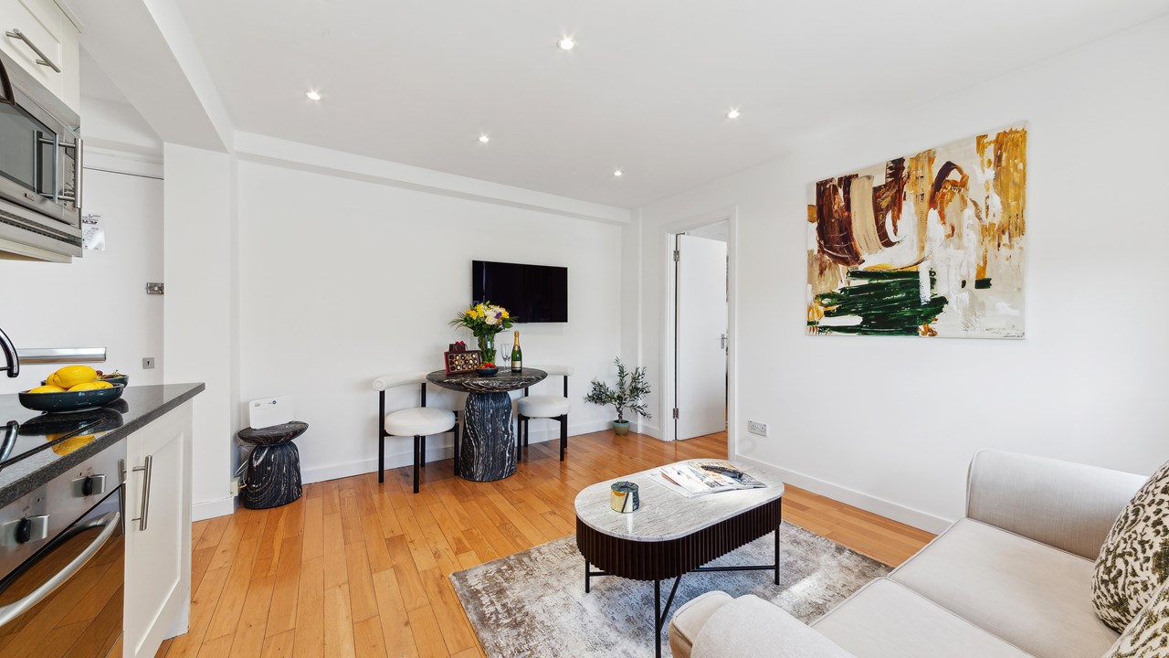 One Bedroom Apartment 920 - Sleeps 2 - Nell Gwynn Chelsea Accommodation