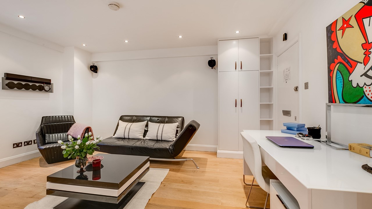 One Bedroom Apartment 029 - Sleeps 4 - Nell Gwynn Chelsea Accommodation