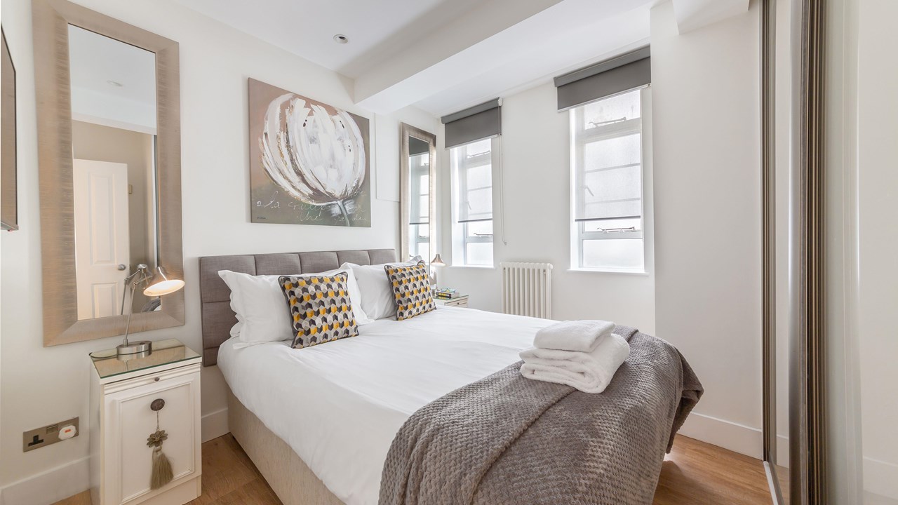 Two Bedroom Apartment 023 - Sleeps 6 - Nell Gwynn Chelsea Accommodation