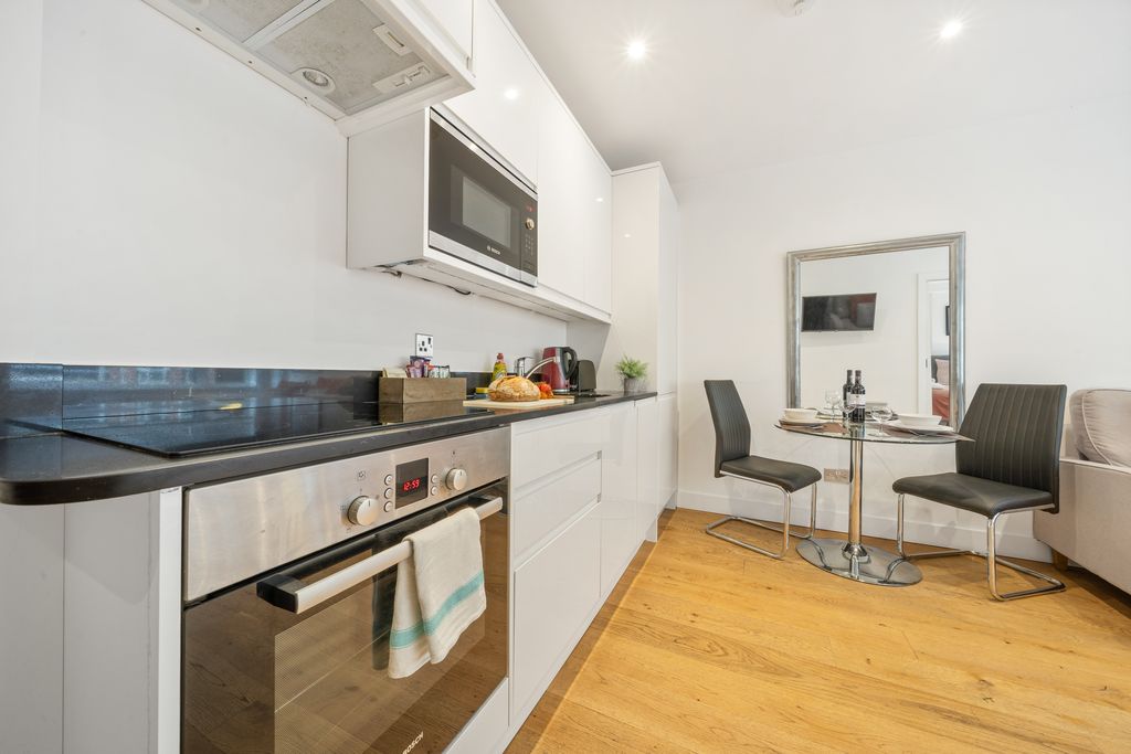 One Bedroom Apartment 532 - Sleeps 2