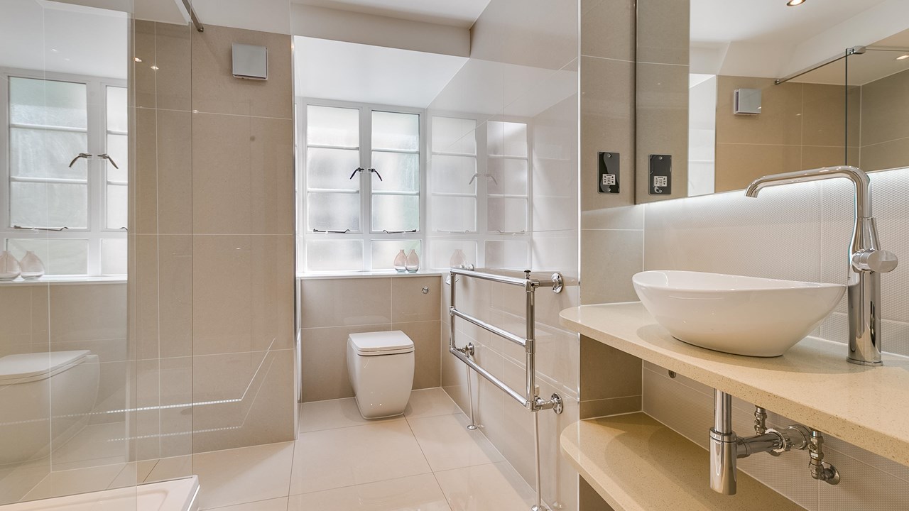Studio Apartment 827 - Sleeps 2 - Nell Gwynn Chelsea Accommodation