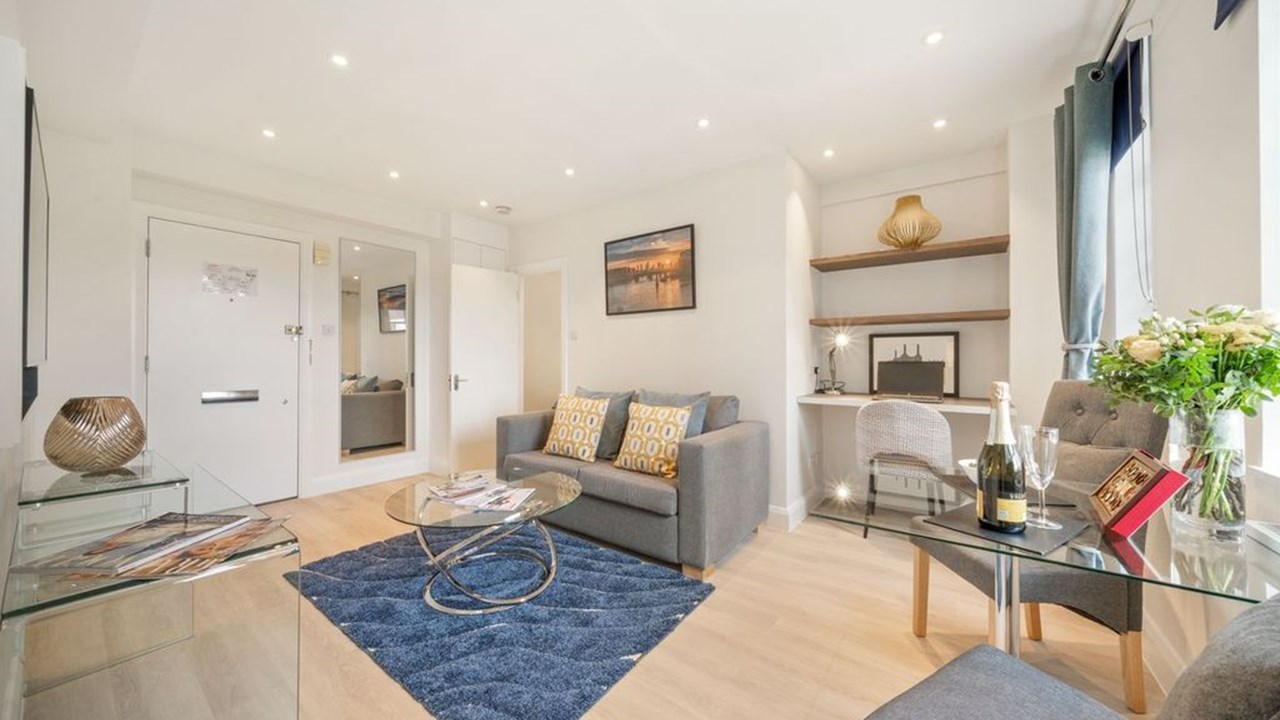 One Bedroom Apartment 512 - Sleeps 3 - Nell Gwynn Chelsea Accommodation