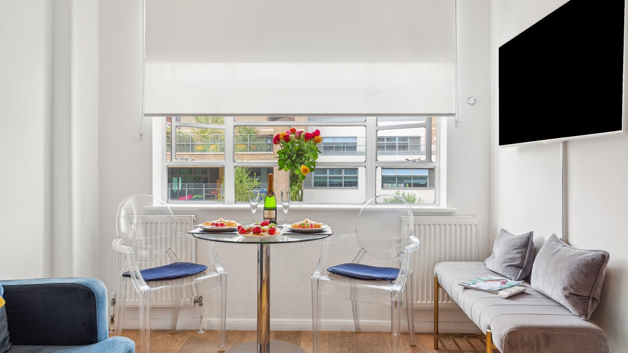 One Bedroom Apartment 343 - Sleeps 4 - Nell Gwynn Chelsea Accommodation