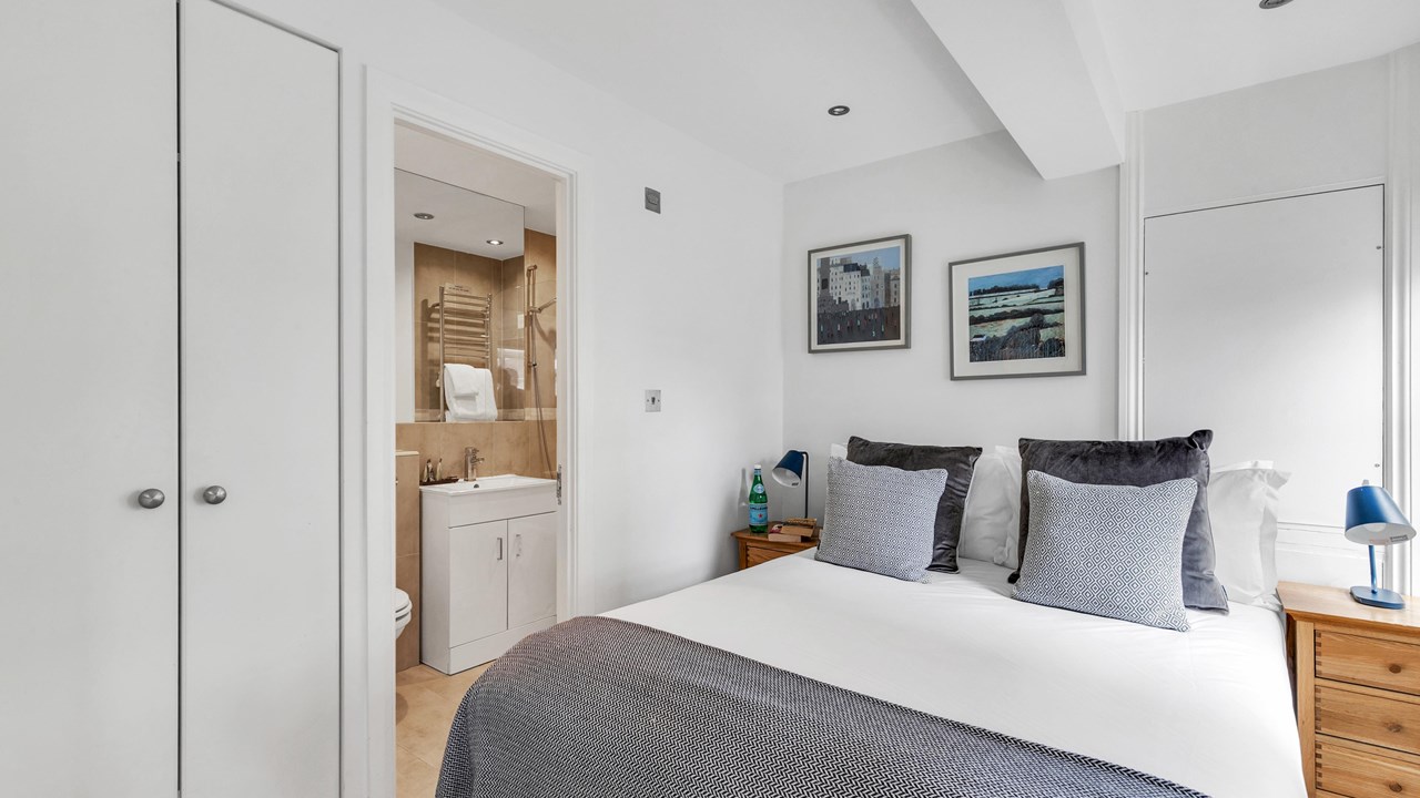 One Bedroom Apartment 032 - Sleeps 3 - Nell Gwynn Chelsea Accommodation