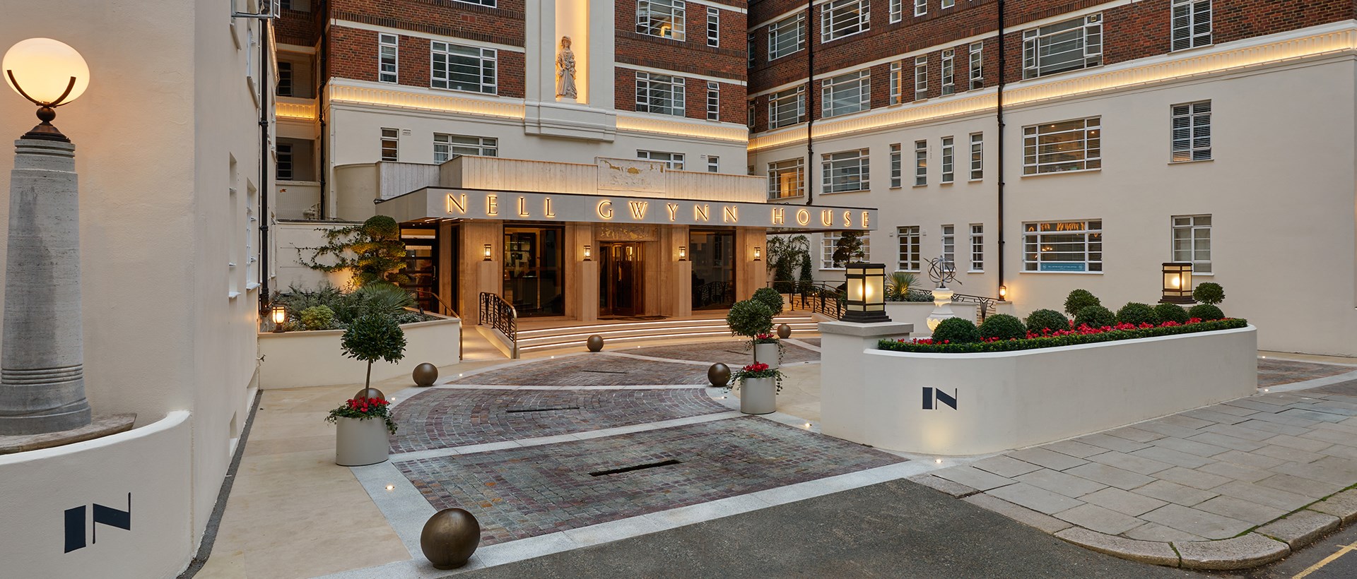 Main Banner Staying With Us 1920 X 820Px