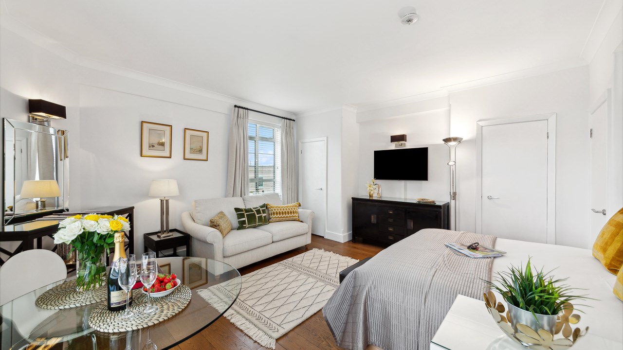Studio Apartment 638 - Sleeps 3 - Nell Gwynn Chelsea Accommodation