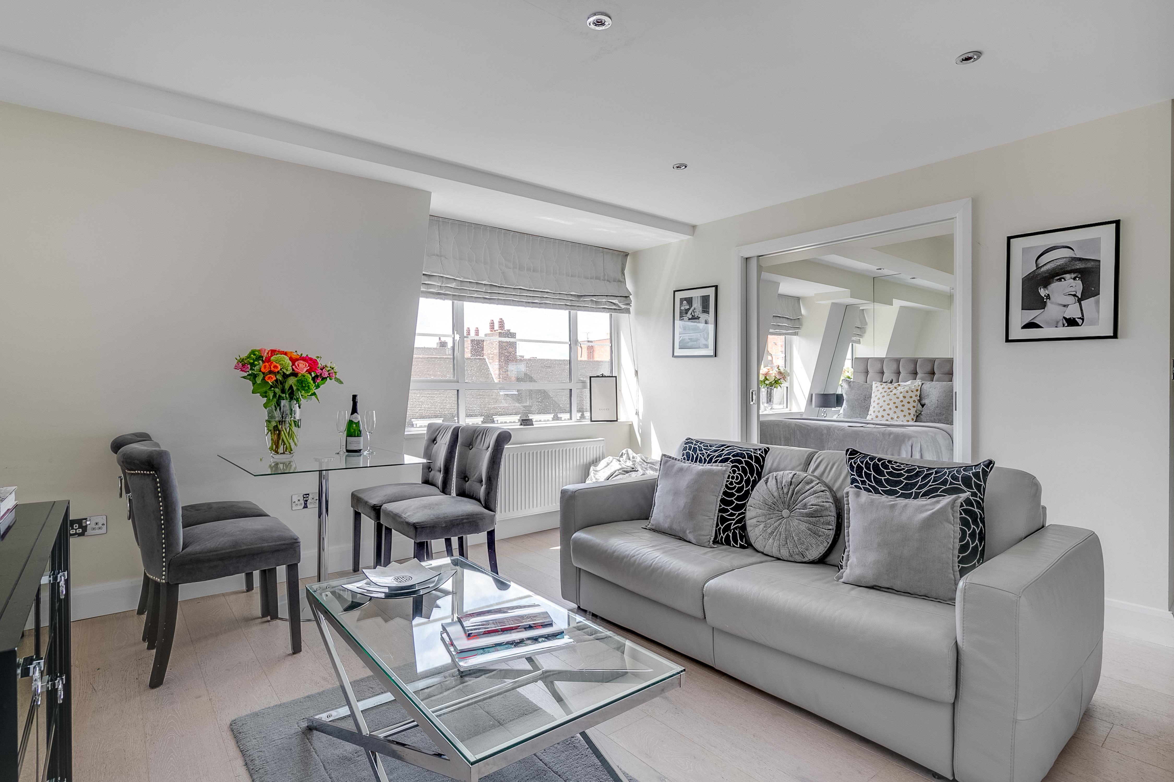 One Bedroom Apartment 810 - Sleeps 4