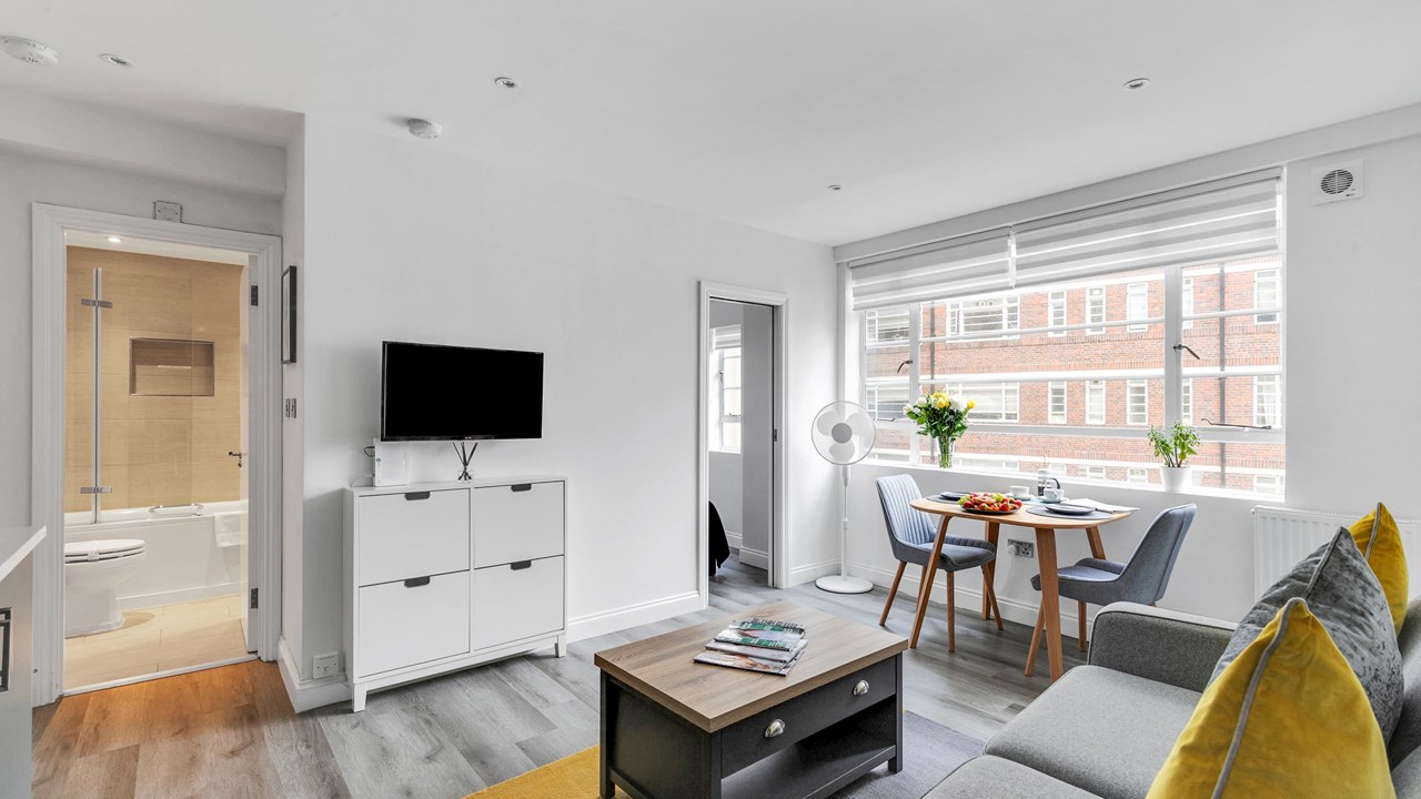One Bedroom Apartment 333 - Sleeps 3 - Nell Gwynn Chelsea Accommodation