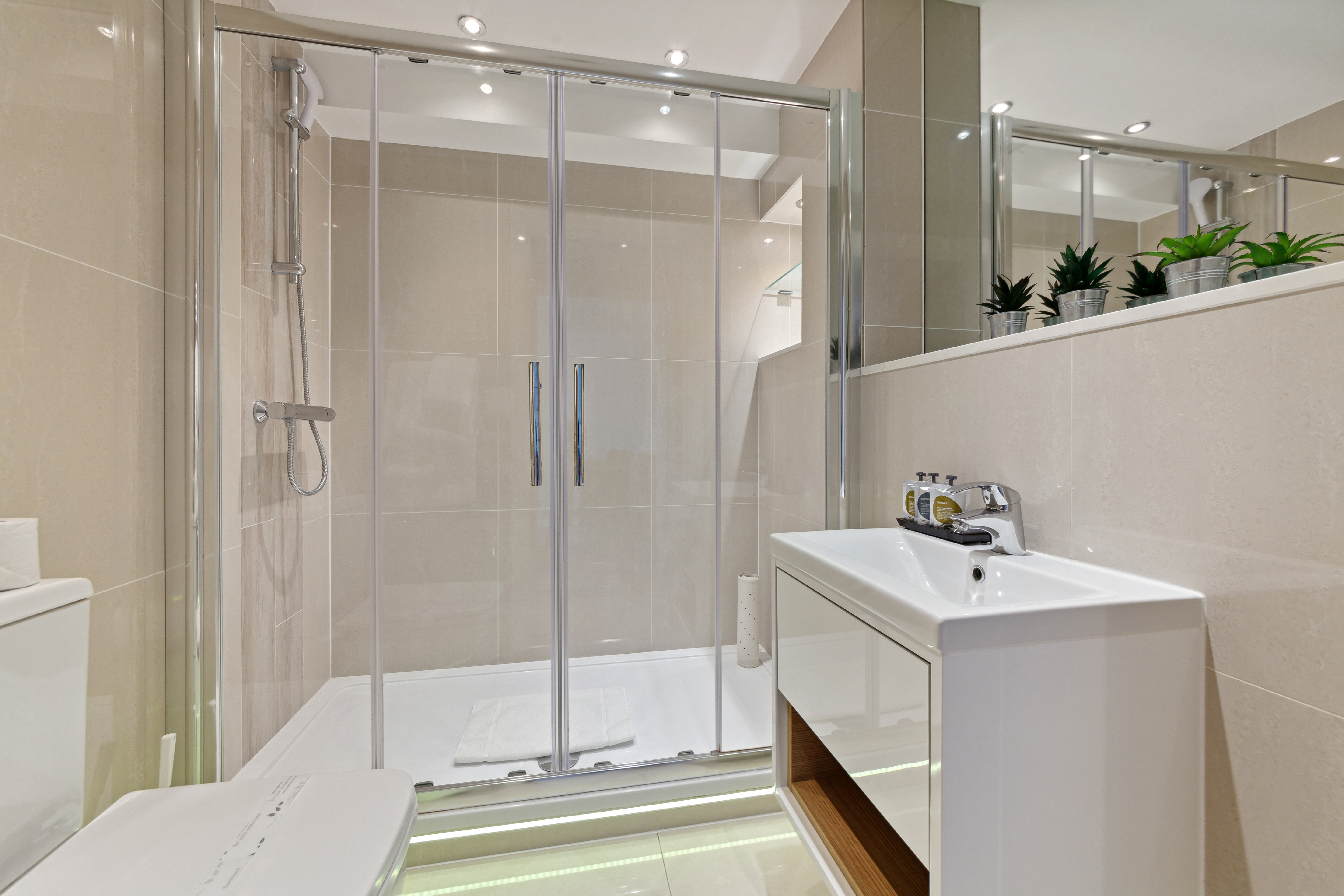 Apartment 910, Nell Gwynn House, Sloane Avenue, SW3 3BH (8)